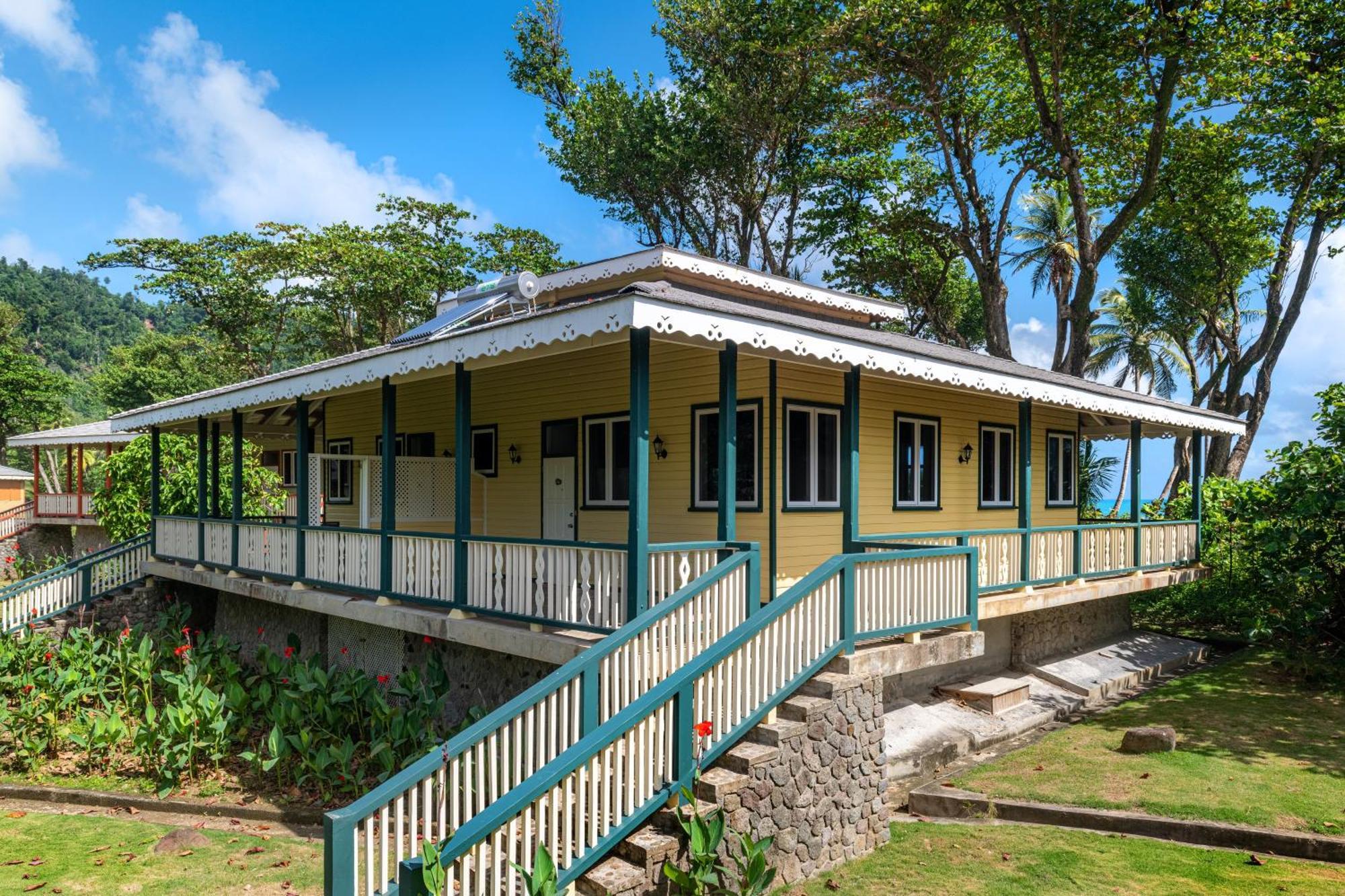 Rosalie Bay Eco Resort & Spa 外观 照片
